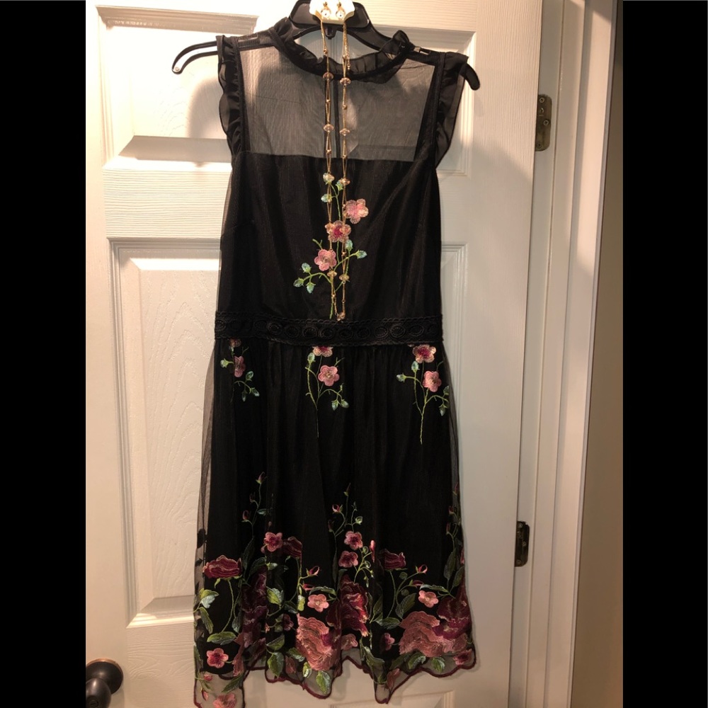 Ladies’ Black and Pink Floral Dress w/jewelry